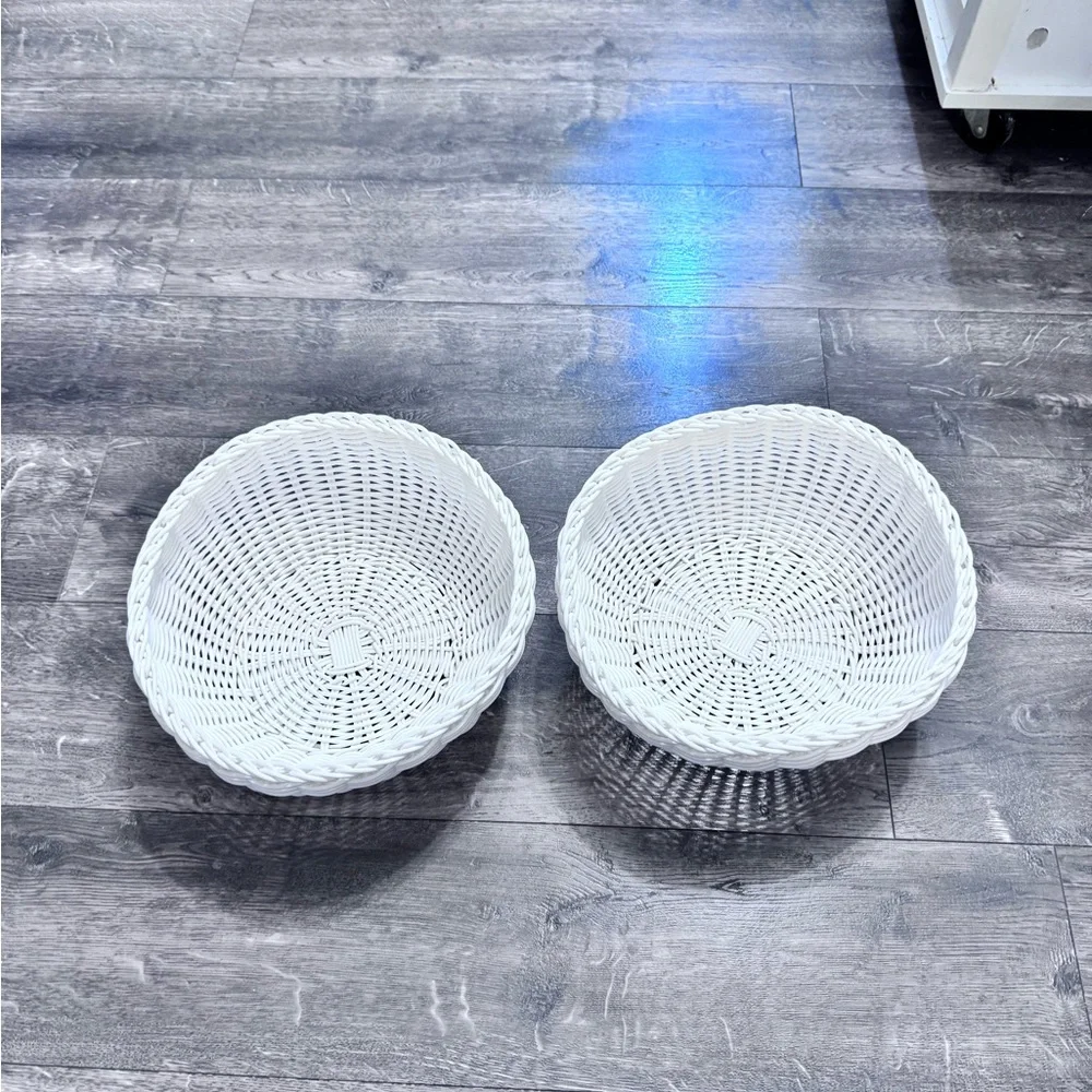 Set of 2 Lock&Lock White Round Baskets NWOT‎